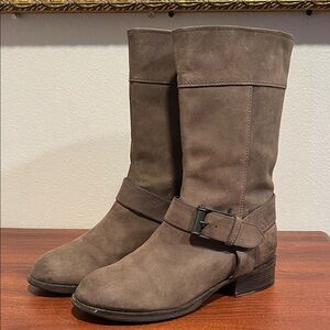 Cole HAAN women size 7.5B Mid calf brown leather riding boots